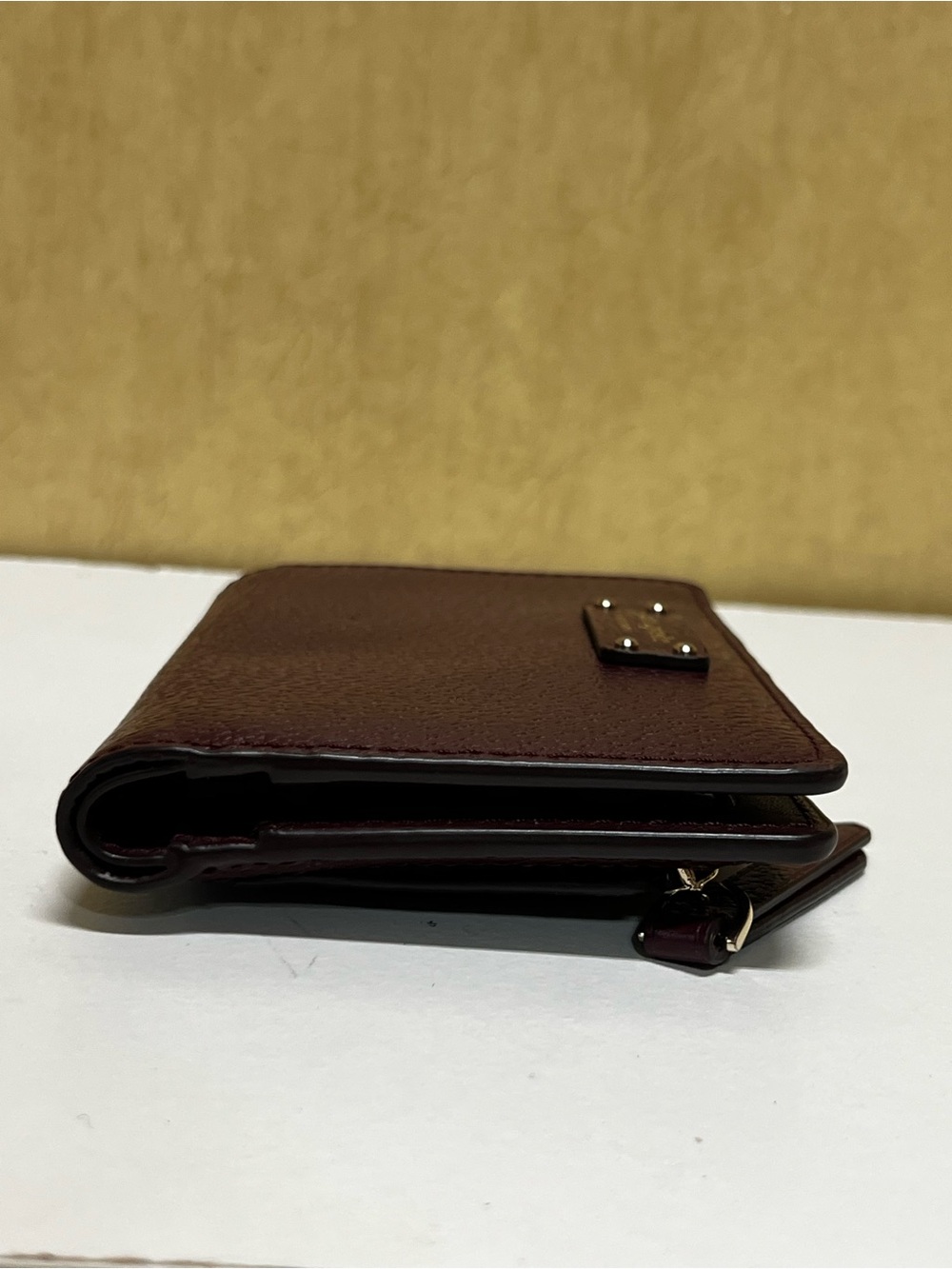 Kate Spade Jeanne Medium Slim Billfold Wallet in Cherrywood Pebbled leather. - Picture 4 of 12